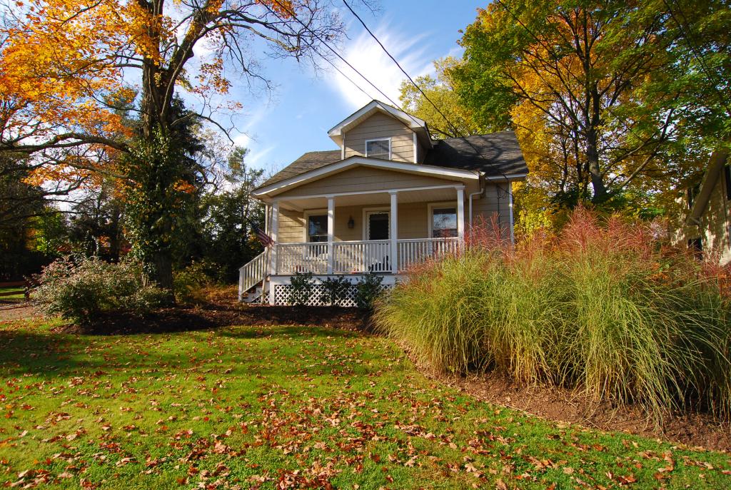 519 LYONS RD