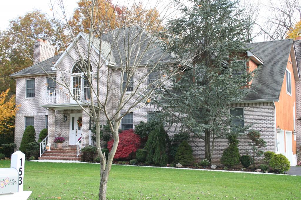 MLS #/Web ID: 2711003