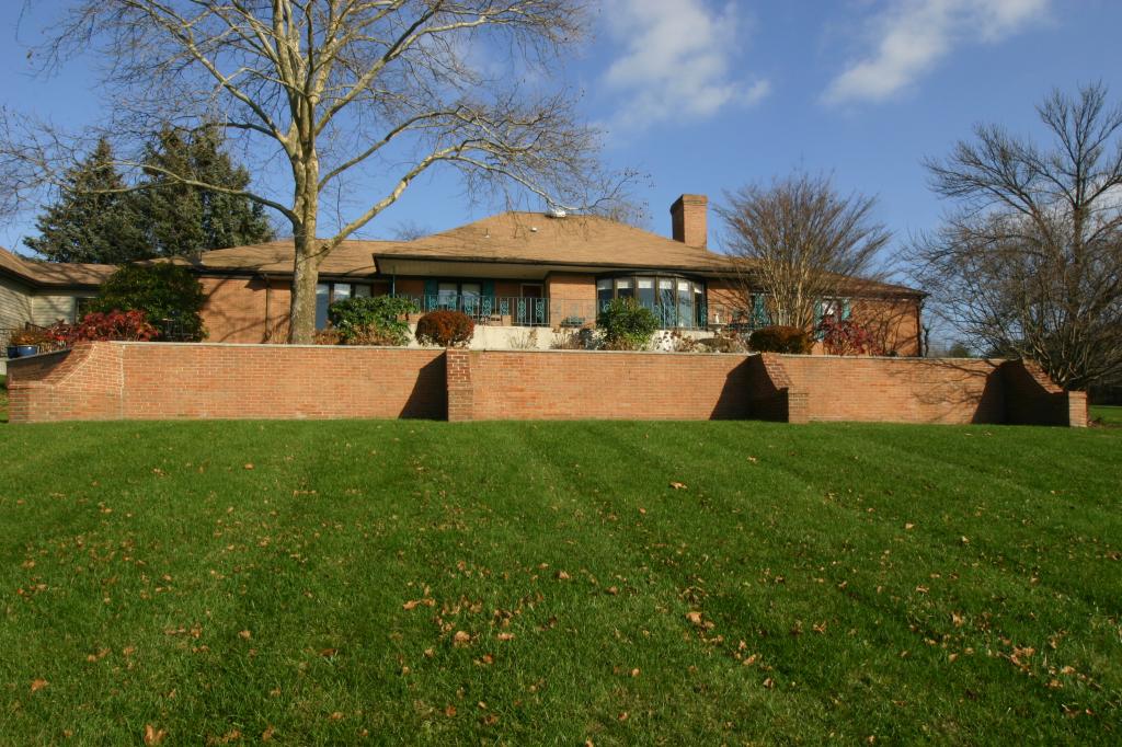 MLS #/Web ID: 2712703