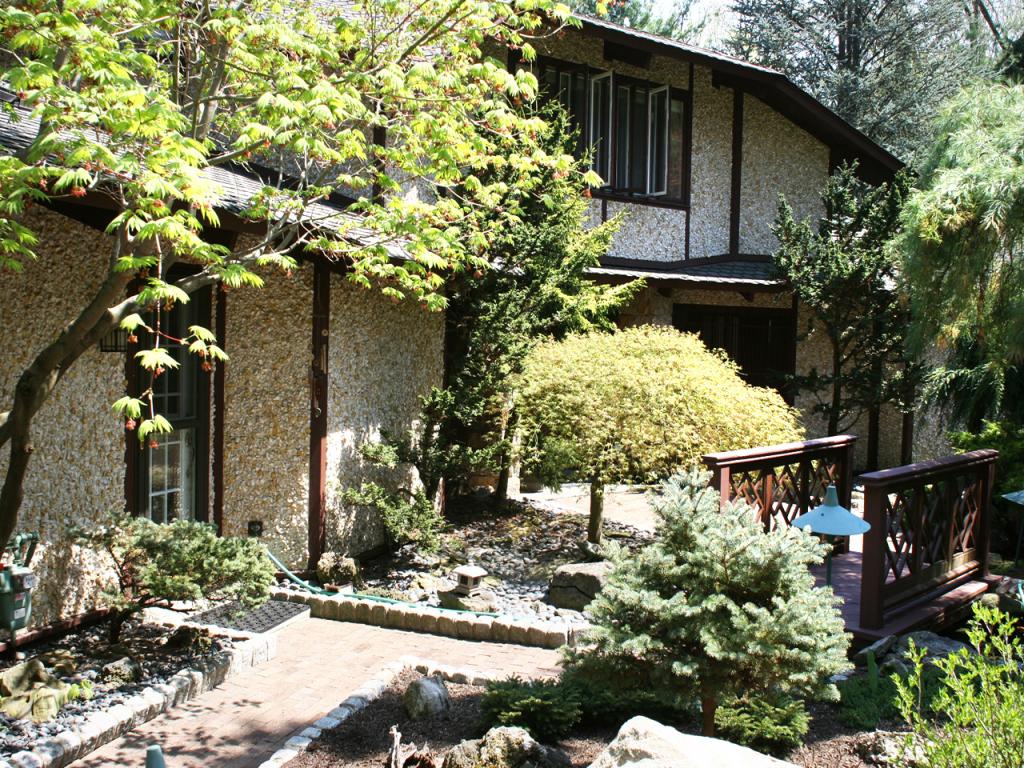 MLS #/Web ID: 2677104