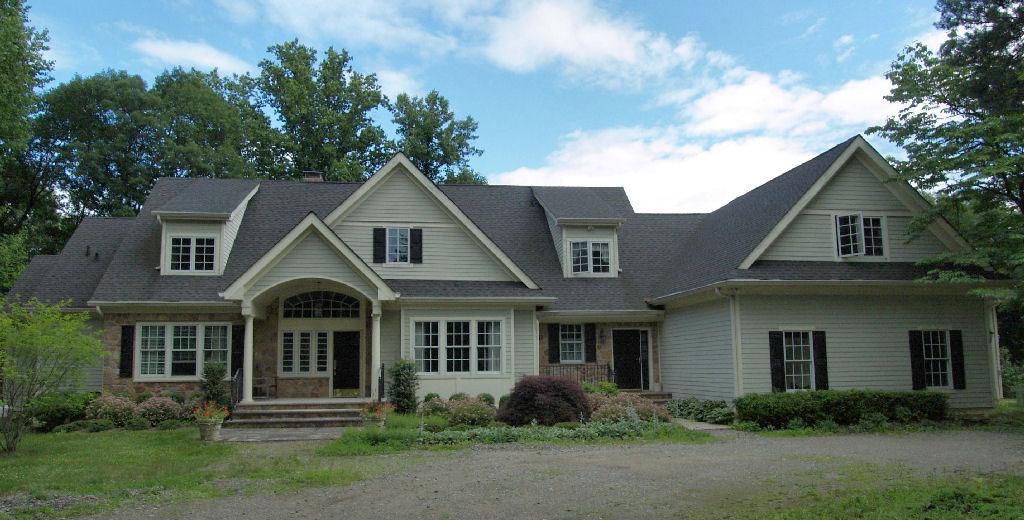 MLS #/Web ID: 2695704