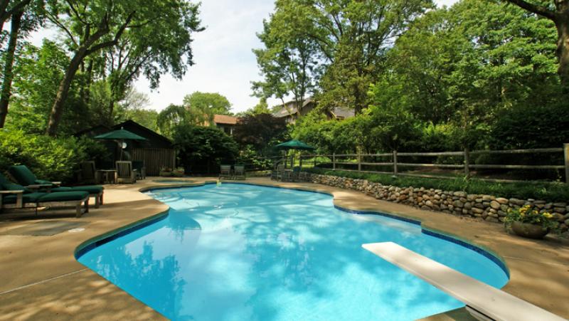 MLS #/Web ID: 2696904