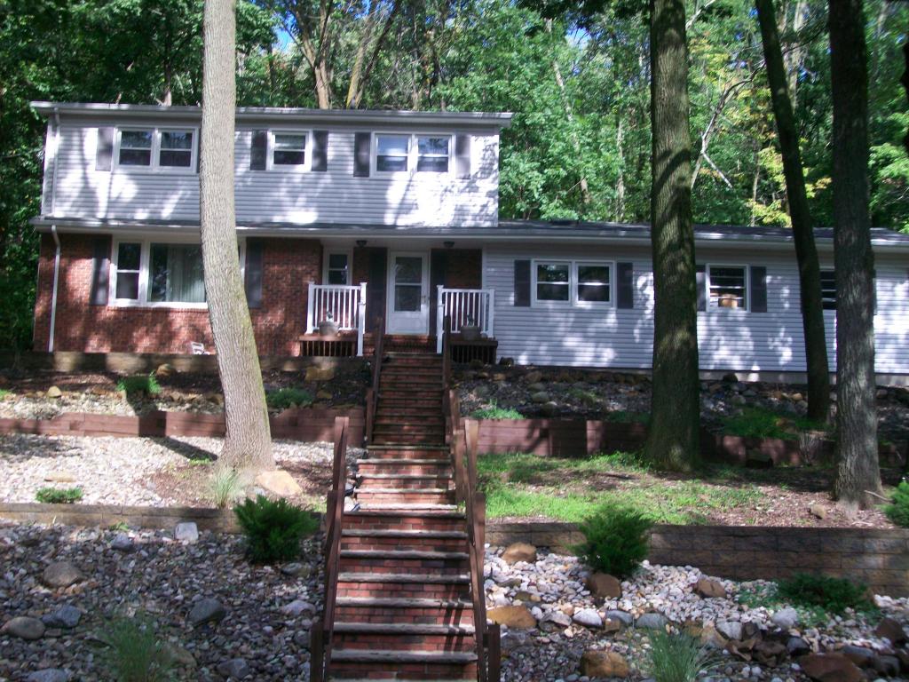 40 LONGVIEW DR
