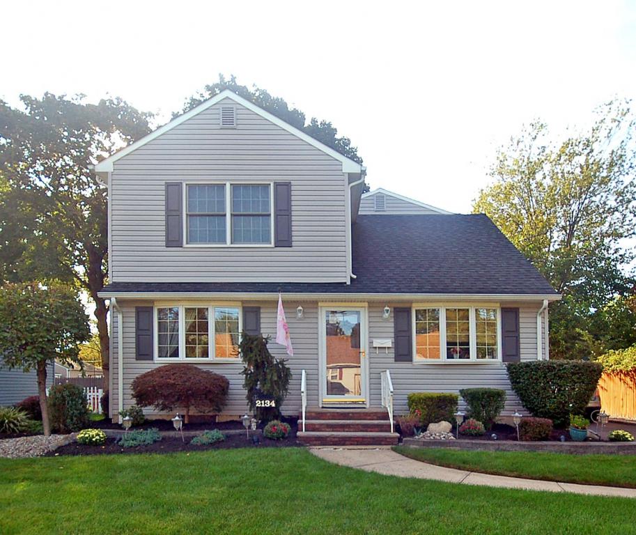2134 ORCHARD DR
