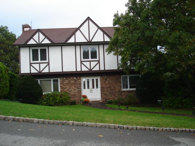 312 DANIEL ST