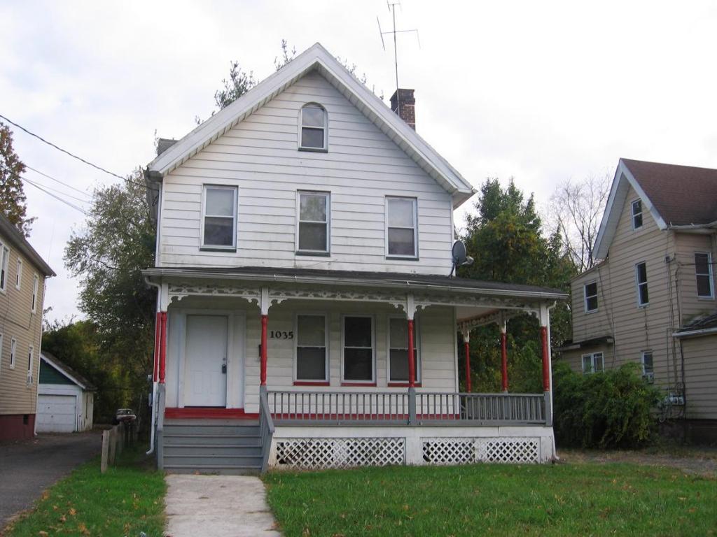 1035-37 W FRONT ST