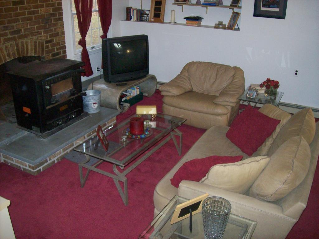 273 LACKAWANNA DR