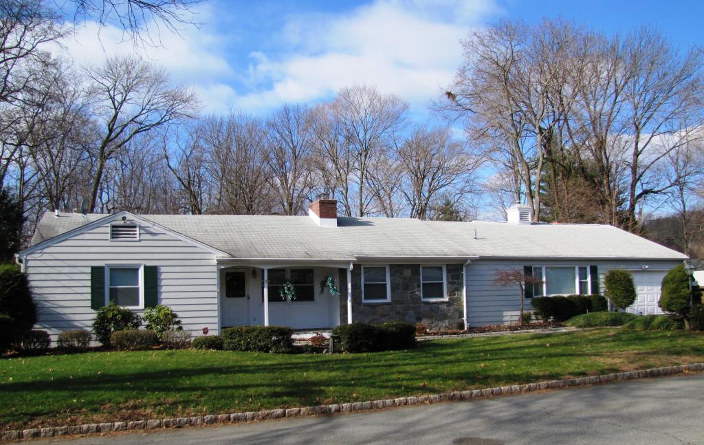 1 BROOK DR S