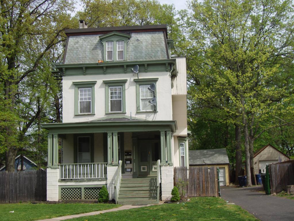 1007-11 PUTNAM AVE