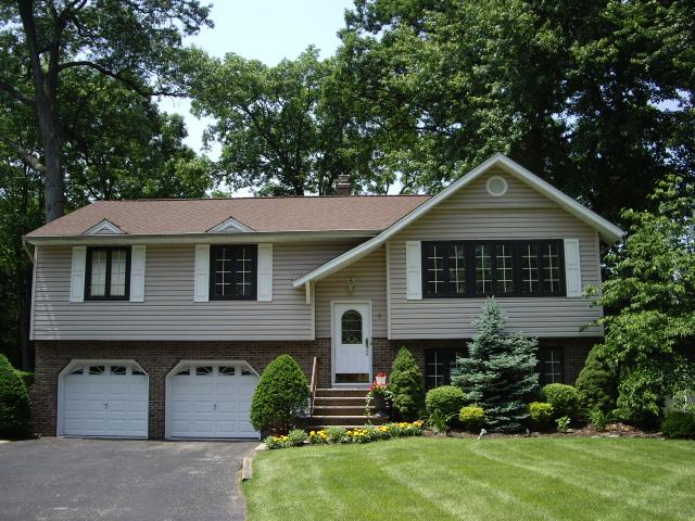 4 DARIA COURT