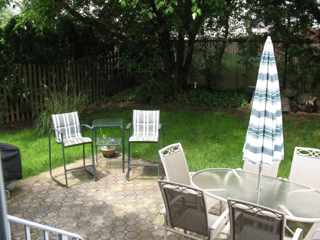2 STAPLETON CT