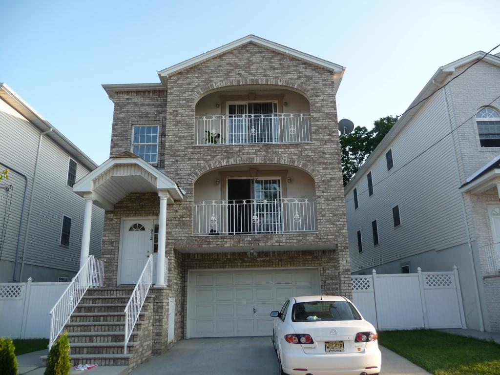 MLS #/Web ID: 2698505