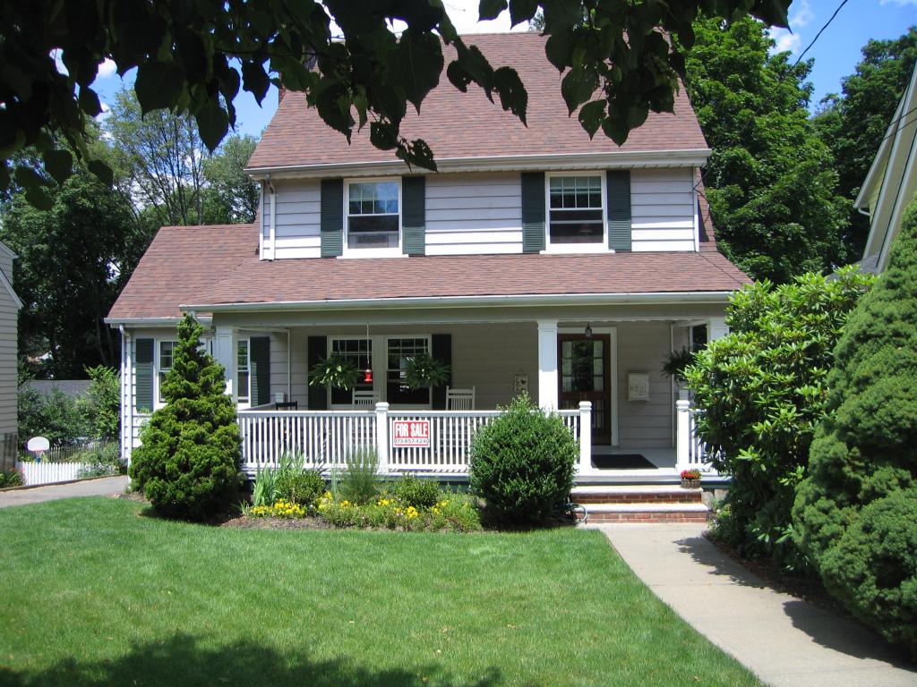 MLS #/Web ID: 2698705