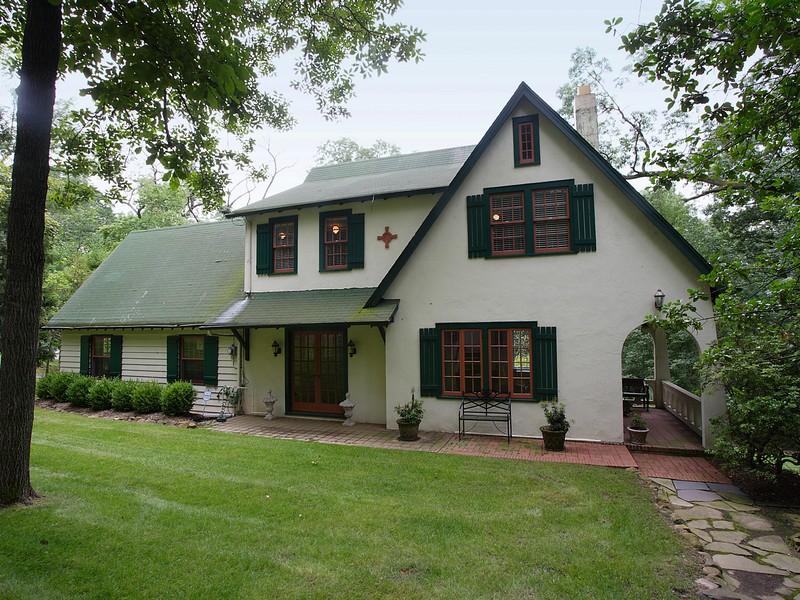 MLS #/Web ID: 2700105