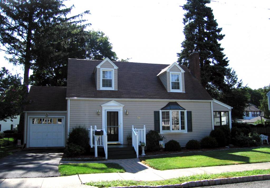 MLS #/Web ID: 2703405