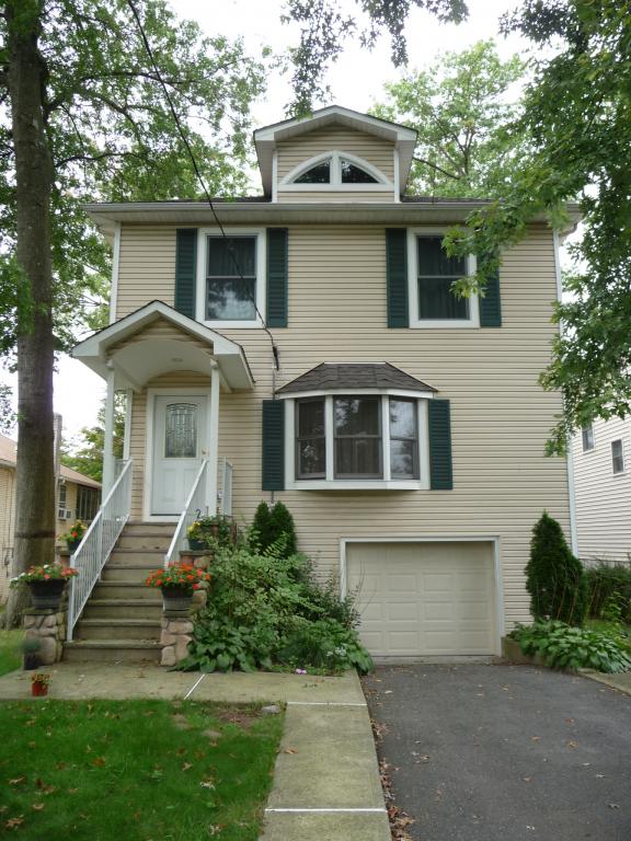 MLS #/Web ID: 2715905