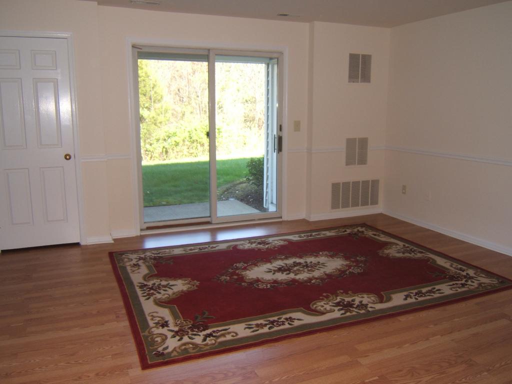 399 FERNCREST CT