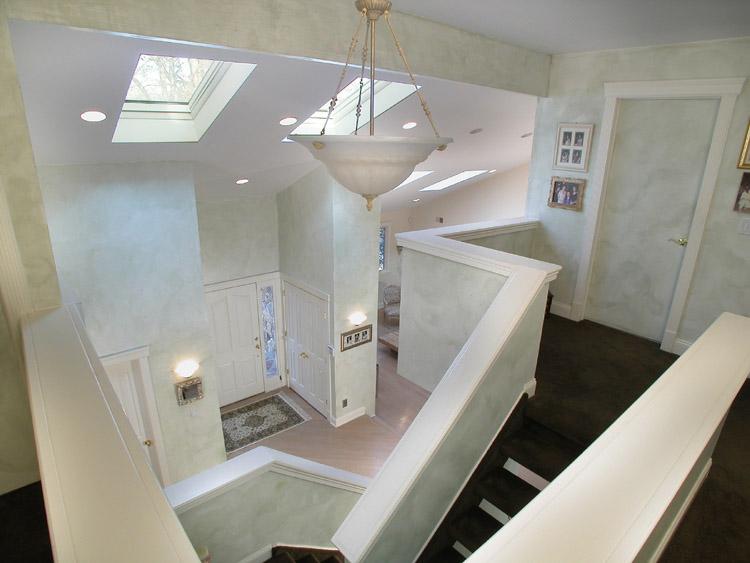135 SCOTT DR