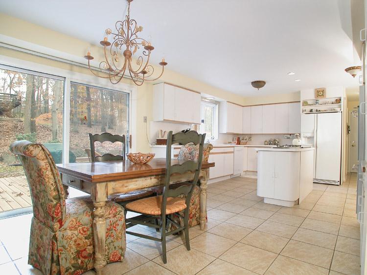135 SCOTT DR