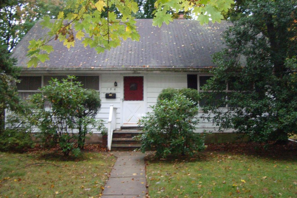 156 VICTORIA AVE