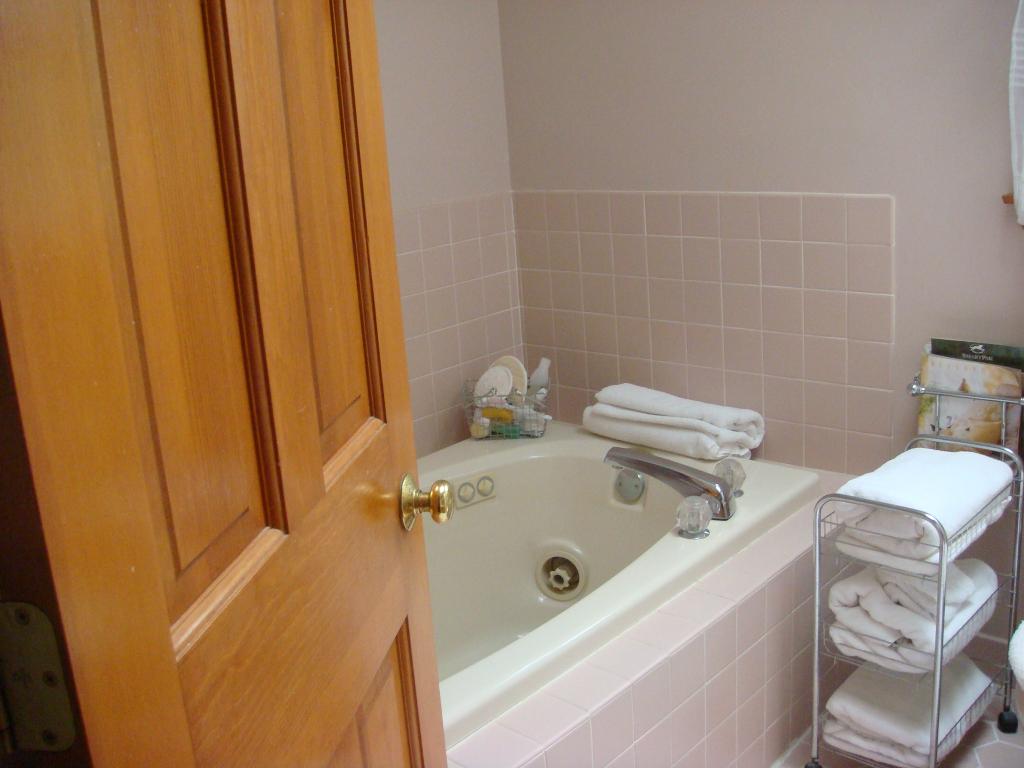 19 JOCELYN CT
