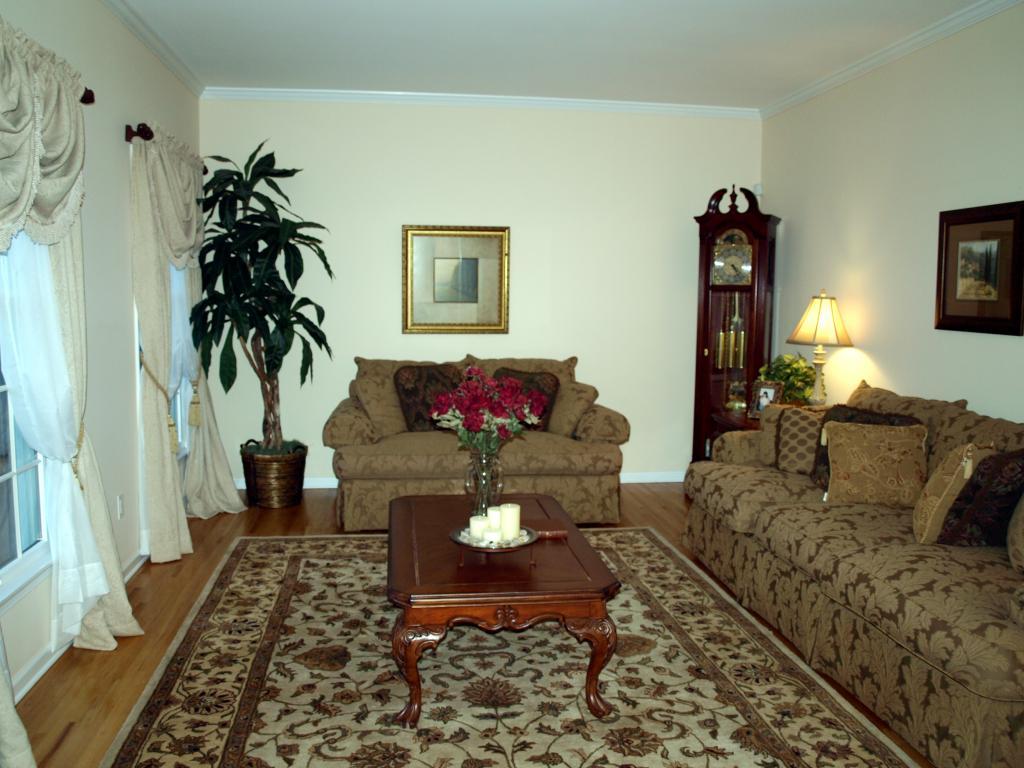 MLS #/Web ID: 2711506
