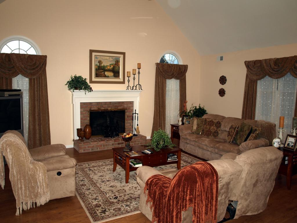 MLS #/Web ID: 2711506