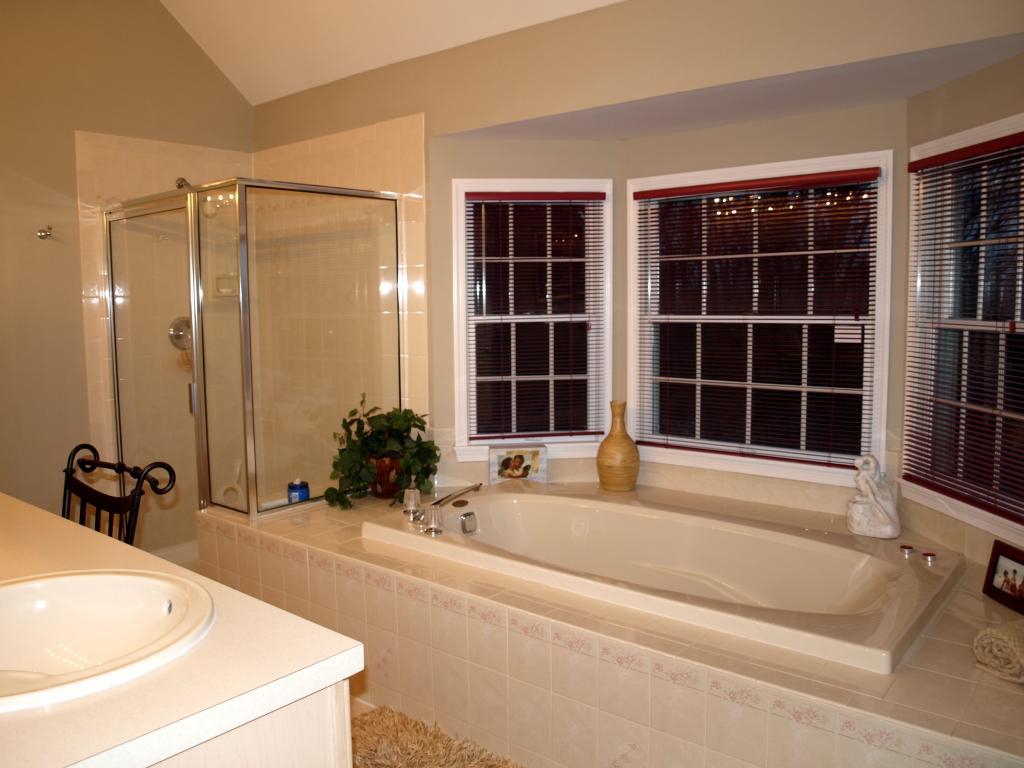 MLS #/Web ID: 2711506