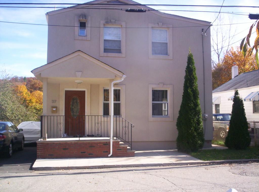 37 HASKELL AVE