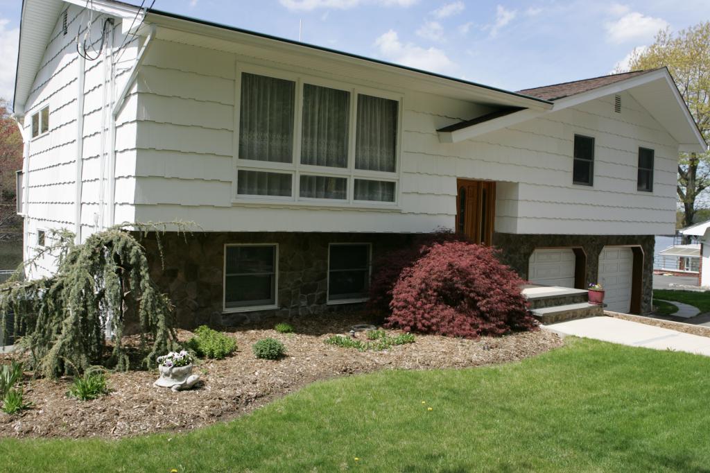 131 MT ARLINGTON BLVD