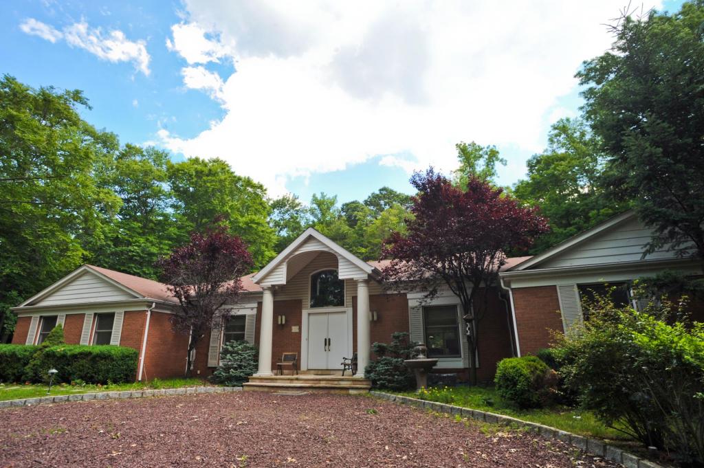 50 Belcher Lane