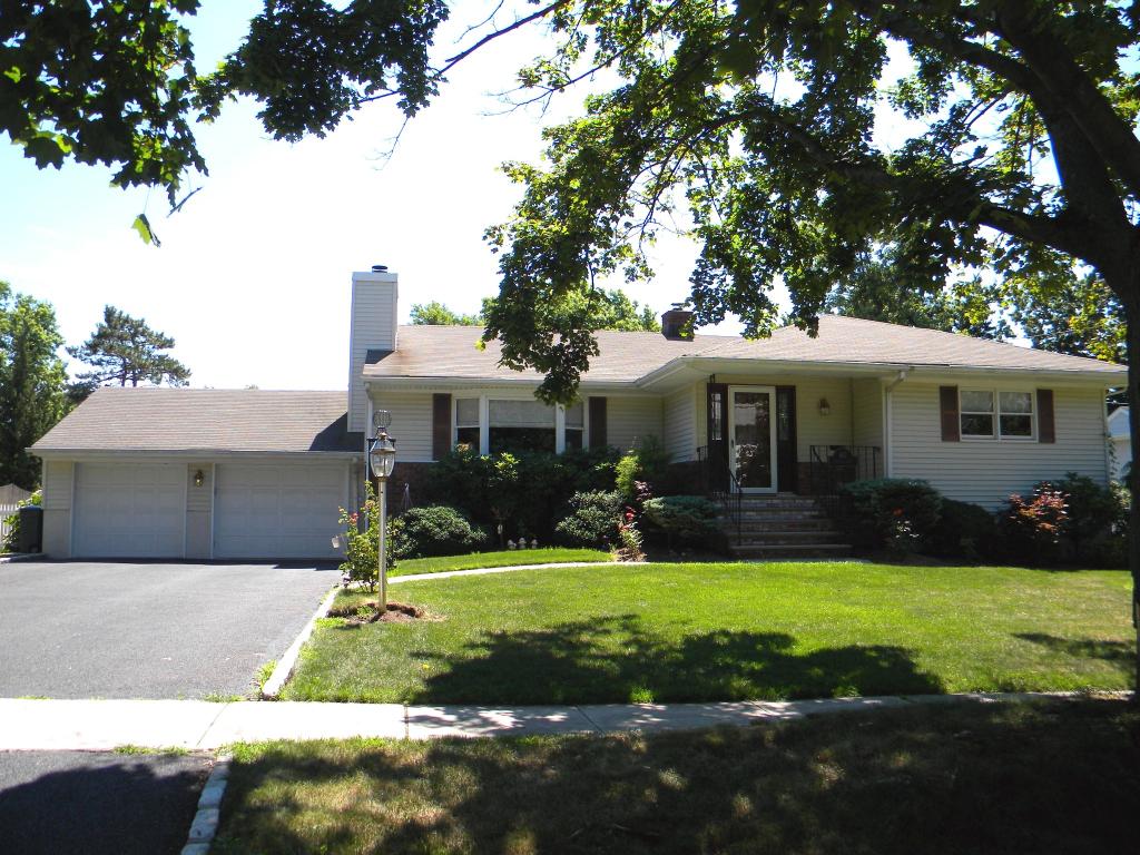 MLS #/Web ID: 2700107