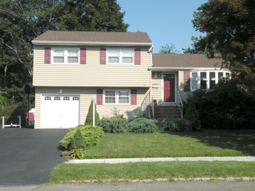 MLS #/Web ID: 2708007