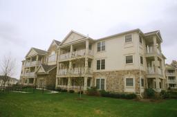401 HOLLY LN