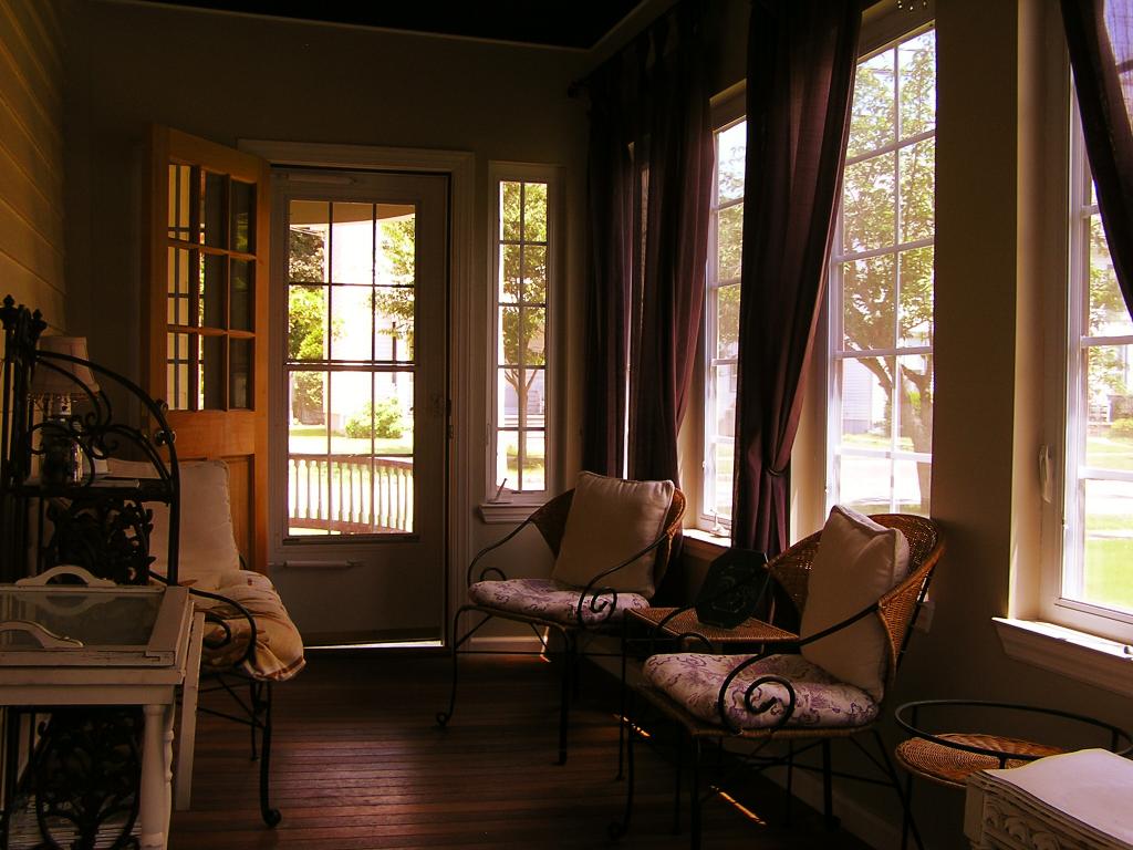 MLS #/Web ID: 2724307