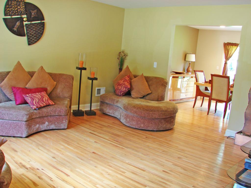 MLS #/Web ID: 2725307