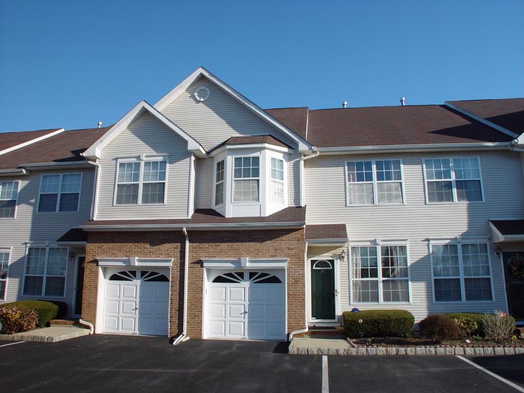 MLS #/Web ID: 2730307