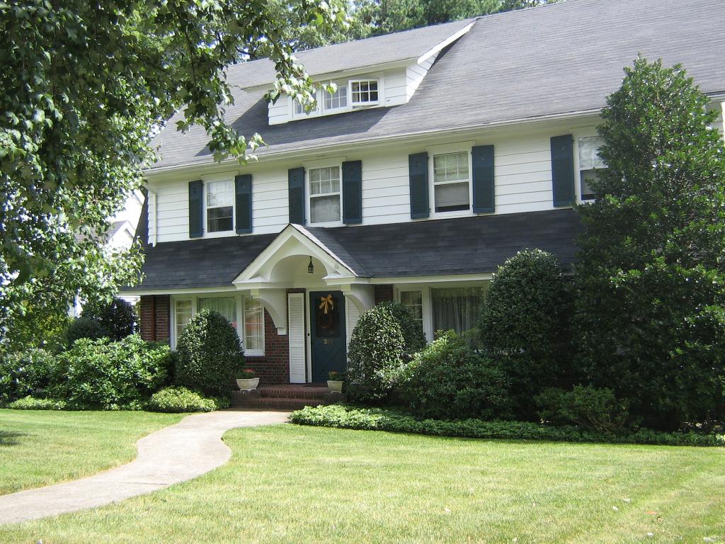211 FOREST AVE