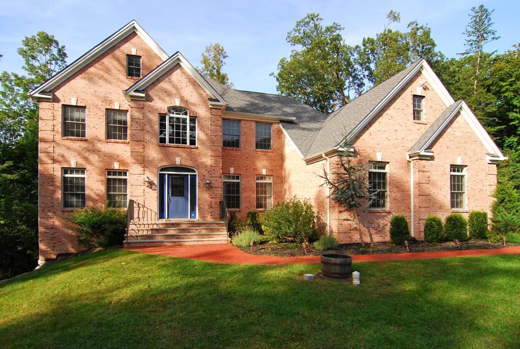 5 GLEN AIRLEE CT