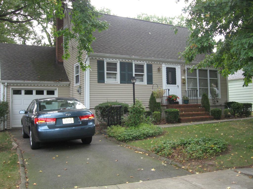 MLS #/Web ID: 2716908