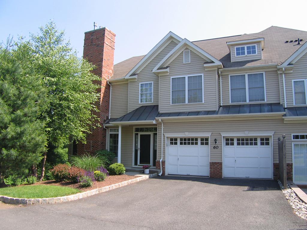 60 LOFT DR