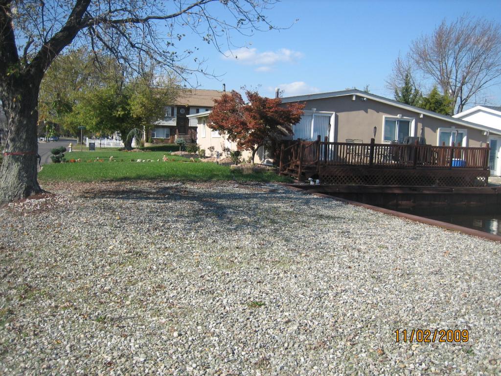 MLS #/Web ID: 2725308