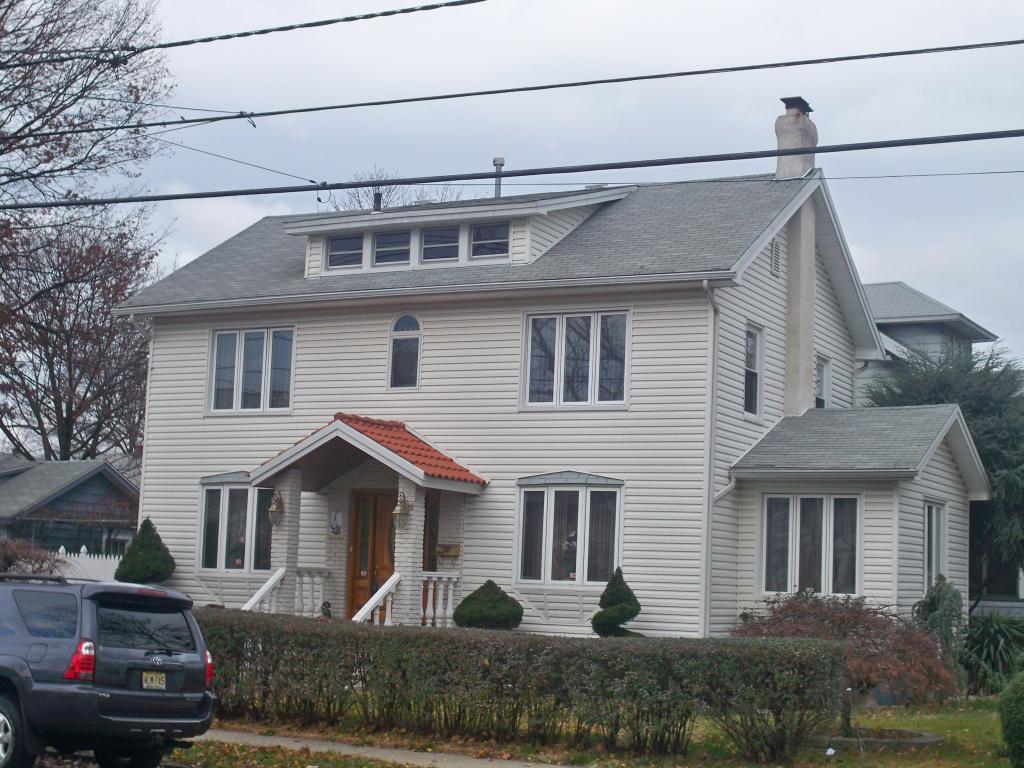 1127 SALEM AVE
