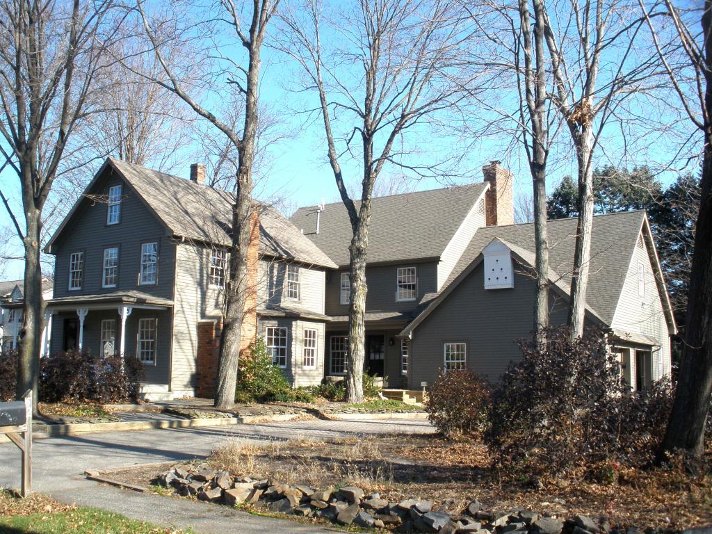 52 W END AVE