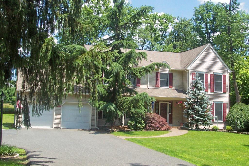 MLS #/Web ID: 2703409