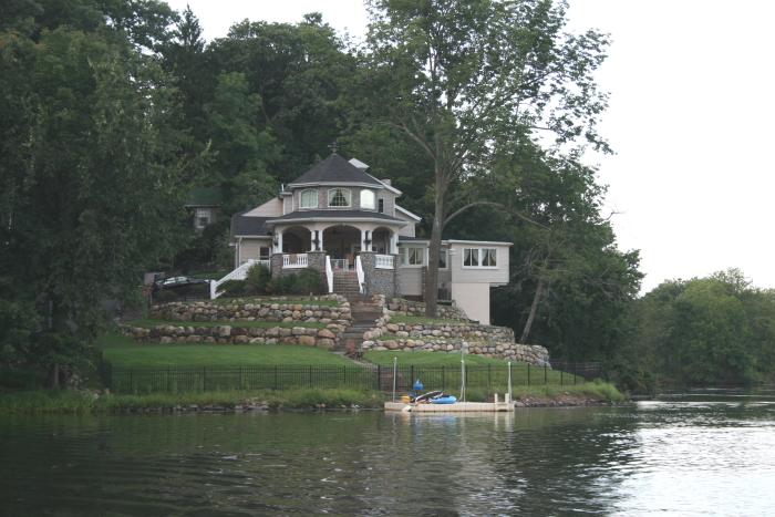 MLS #/Web ID: 2710609