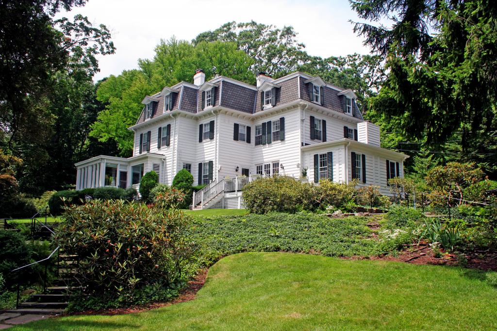 11 PARK WAY
