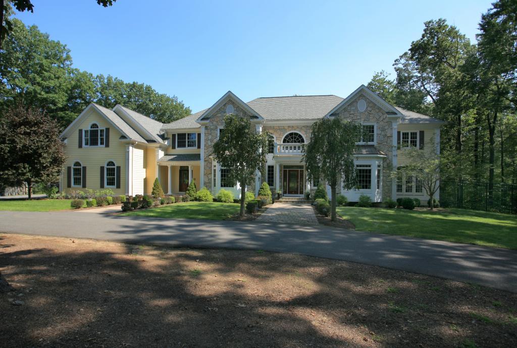 Rental Home for Sale, ListingId:14082020, location: 5 Oak Lane Tewksbury Township 07830