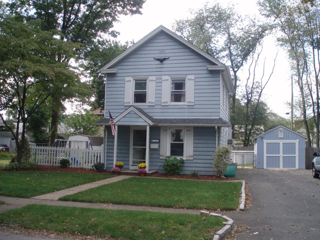122 JACKSON ST