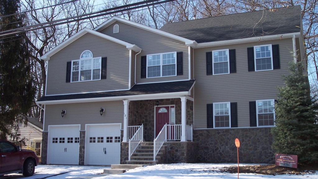 MLS #/Web ID: 2721609